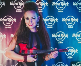 Corporate Events Entertainment Dubai - Entertainment agency Dubai, Abu Dhabi, UAE, KSA, Book Musicians, Orchestra for Hire, Order entertainers, artists, other performers - Foto Rock-violinist