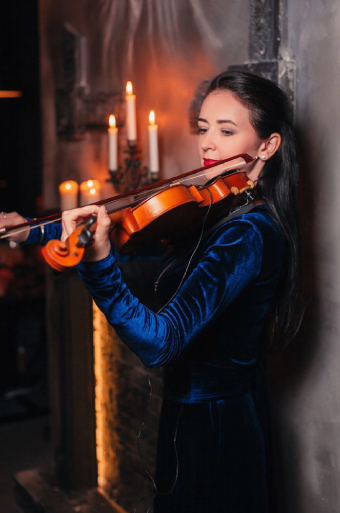 <a href="https://artistrelatedgroup.com/book-violinist-uae-ksa/" title="Violin Dubai UAE KSA">Natalia Violinist</a>
